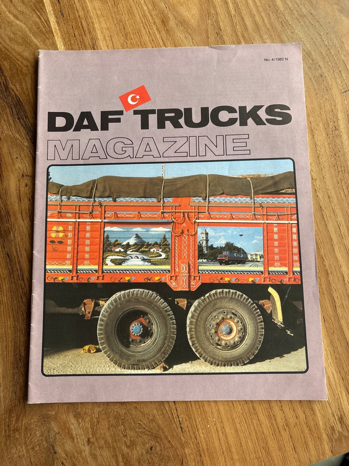 DAF Trucks Magazine No. 4/1982 N - Zeldzaam exemplaar, Ophalen of Verzenden, Gelezen, Overige typen