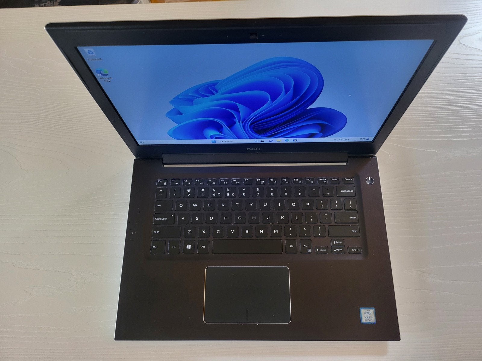Dell Vostro 5471 – Stijlvolle & compacte laptop i5 8250U, 256 GB, 2 tot 3 Ghz, Qwerty, Intel® Core™ i5 8250U 8Generatie