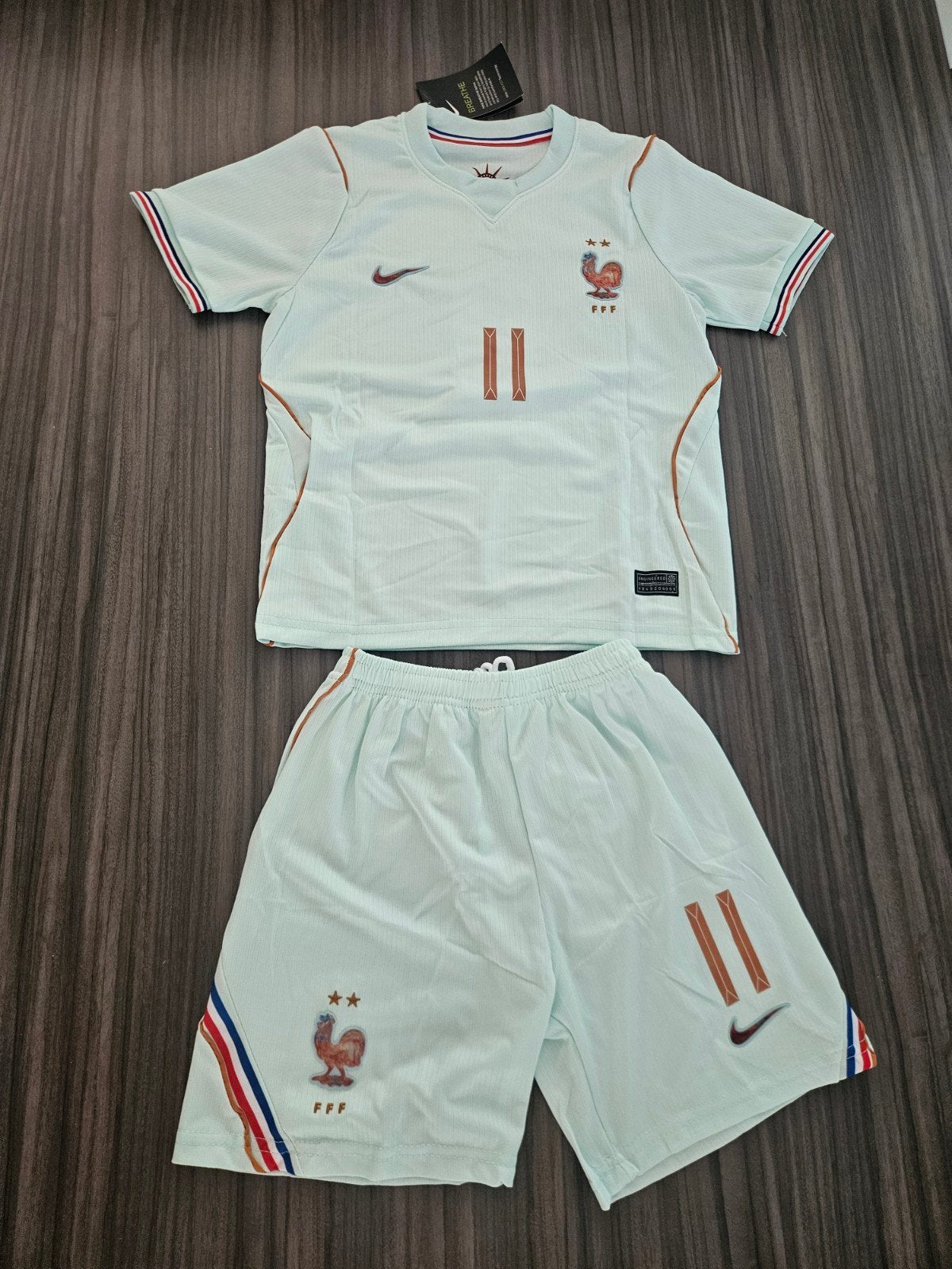 Frankrijk voetbaltenue set maat 158 12 jaar Olise shirt nr11, Kinderen en Baby's, Kinderkleding | Maat 158, Verzenden, Jongen of Meisje