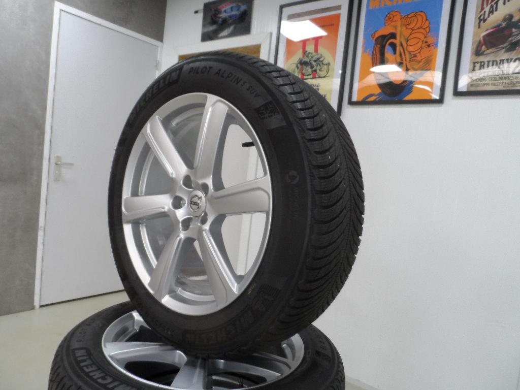 19 inch Volvo XC90 origineel winterbanden set als nieuw, 19 inch, Gebruikt, Banden en Velgen, 235 mm