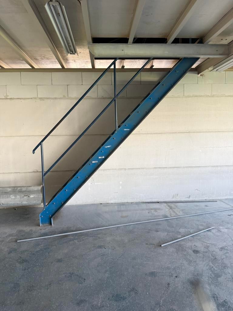 Steek trap hoogte 3000mm, Ophalen