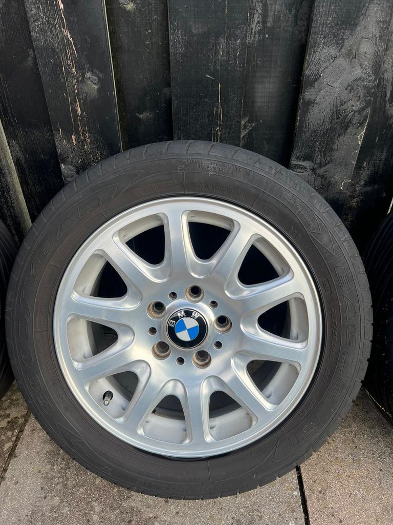 BMW Velgen met Zomerbanden - 16 inch, Auto-onderdelen, Banden en Velgen, Ophalen, Gebruikt, 16 inch, Banden en Velgen