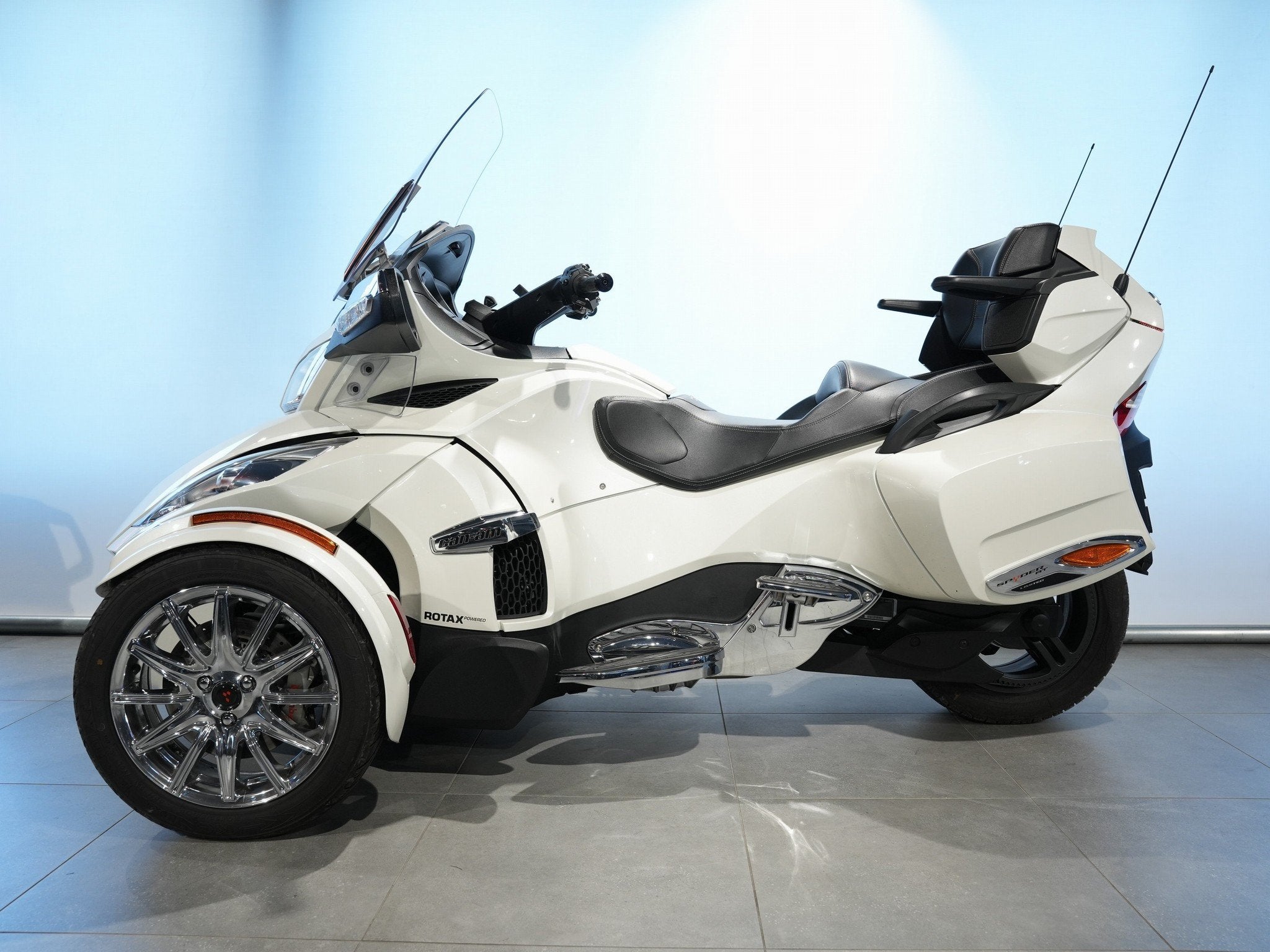 CAN-AM SPYDER RT LIMITED (bj 2013), BRP Benelux, Infobrpbenelux@brp.com, Meer dan 35 kW, Oktrooiplein 1/ bus 402
9000  Gent, BE