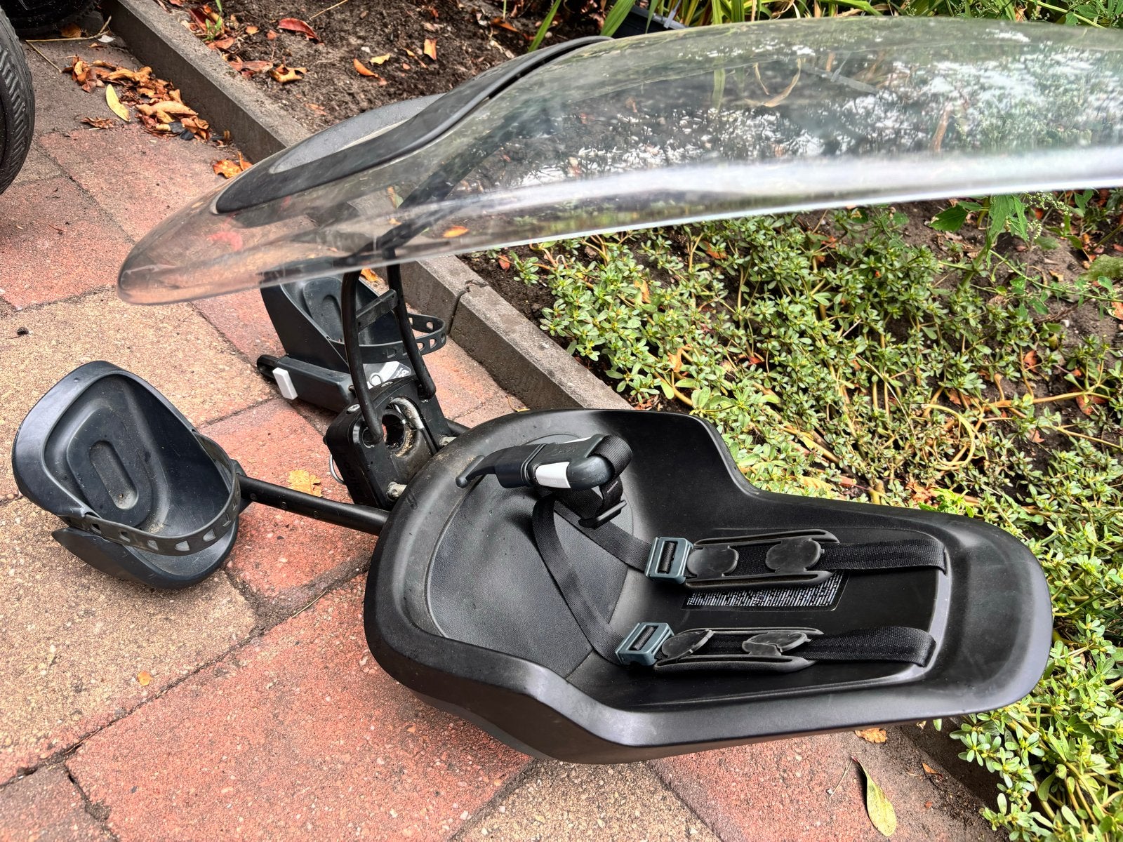 Bobike fietsstoeltje met windscherm - Voorzitje, Fietsen en Brommers, Fietsaccessoires | Fietsstoeltjes, Ophalen, Gebruikt, Voetsteuntjes