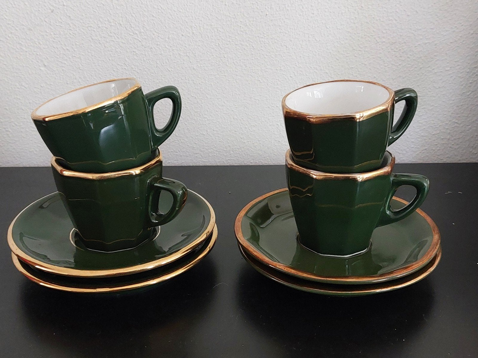 4 Groene Koffiekopjes met Gouden Randje, Ophalen of Verzenden