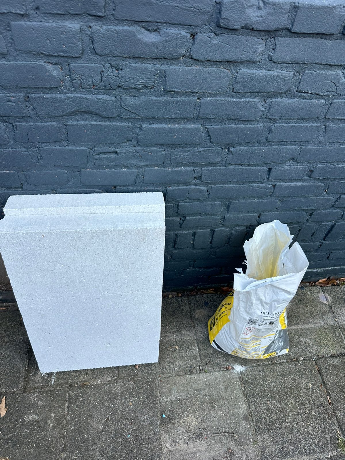 2 stuks gasbeton blokken 60/40/7cm en halve zak blokkenlijm, Ophalen, Zo goed als nieuw, Overige typen