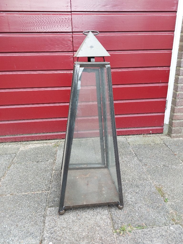 grote piramide lantaarn, Ophalen, Gebruikt, Grijs, Kandelaar