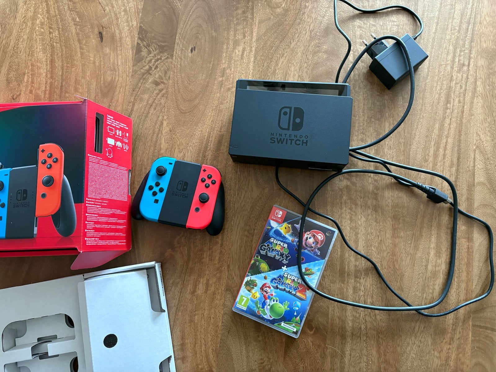 Nintendo Switch (2019 Upgrade) met Super Mario Galaxy 1 en 2, Met games, Met 2 controllers, Zo goed als nieuw, Ophalen