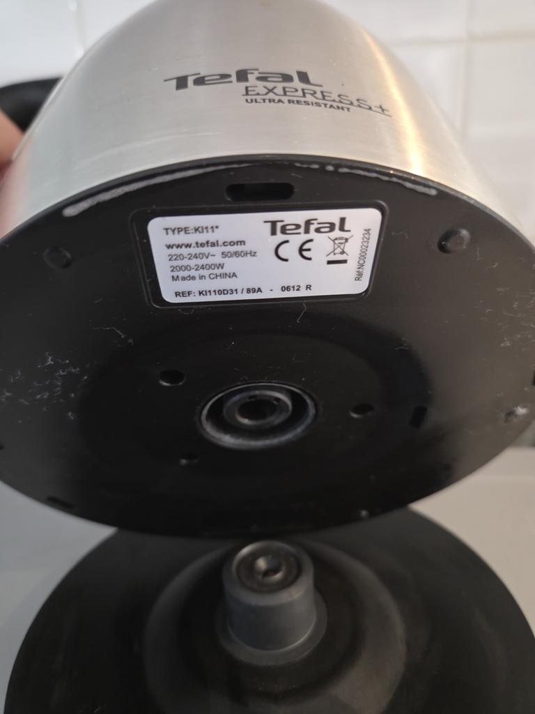 Tefal RVS waterkoker 1.7L - snel en snoerloos (KI110D31), 1 tot 2 liter, Ophalen of Verzenden, Gebruikt, Draadloos