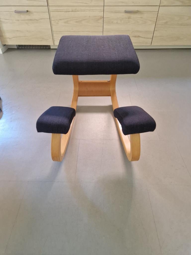 Stokke Kniestoel - Ergonomische Bureaustoel, Ophalen, Ergonomisch, Scandinavisch, Gebruikt, Blauw