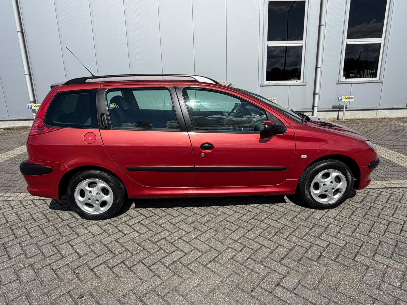 Peugeot 206 SW 1.4 Pop' Art, Auto's, 4 cilinders, Origineel Nederlands, Handgeschakeld, 75 pk