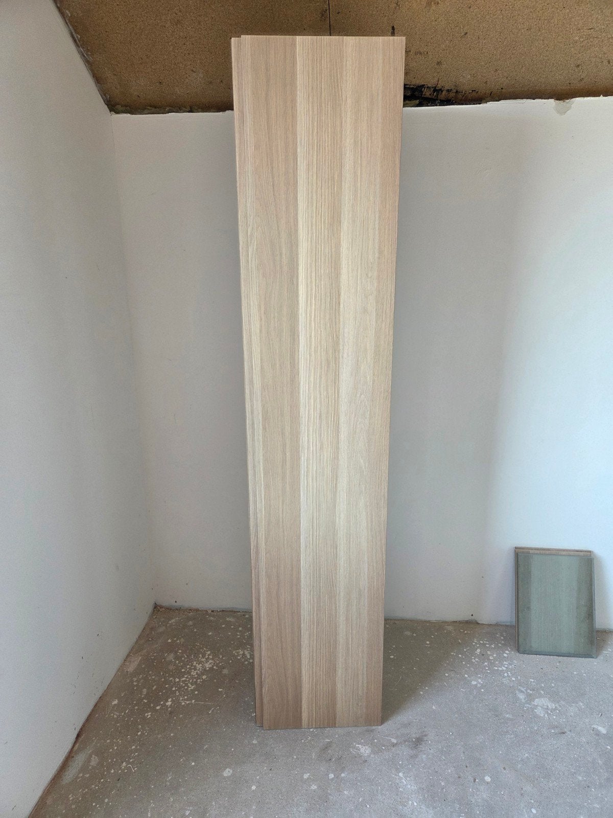 Ikea badkamerkast. Met 3 houten en 3 glazen schappen., Ophalen