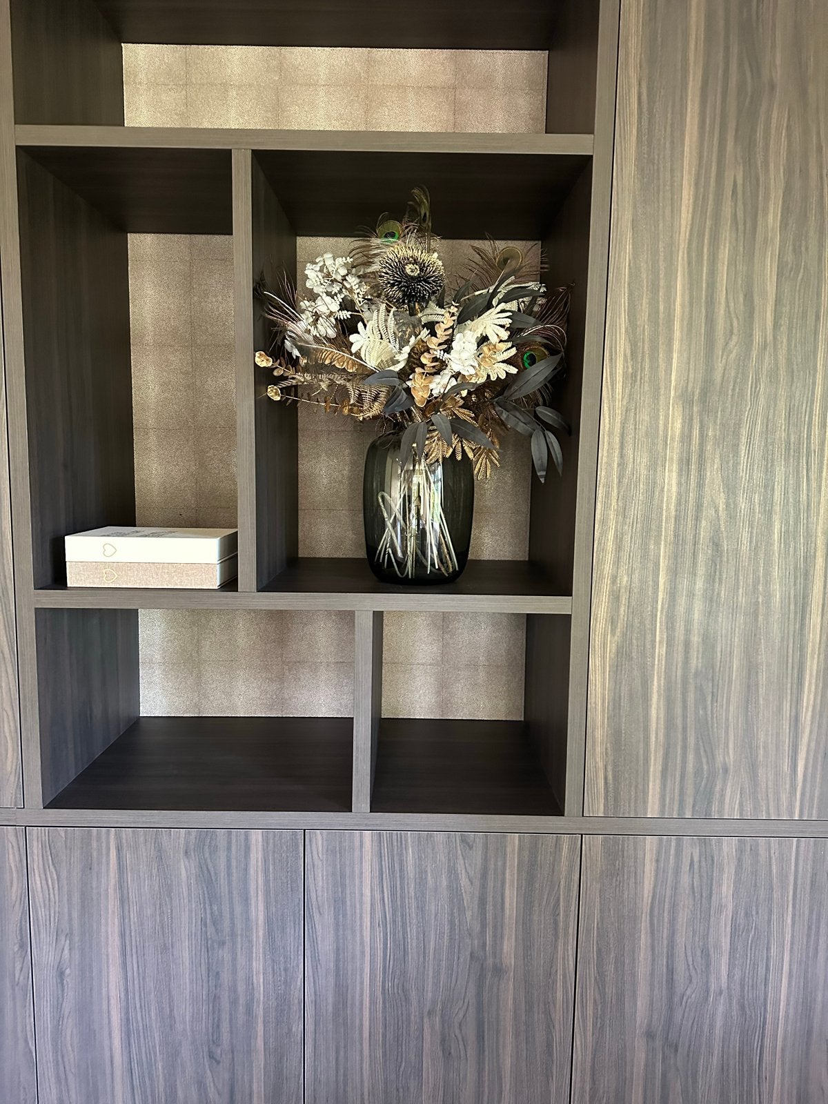 Chique zijden boeket met smoke glas vaas - 85 cm hoog, Ophalen, Meerkleurig, Inclusief decoratie, Nieuw