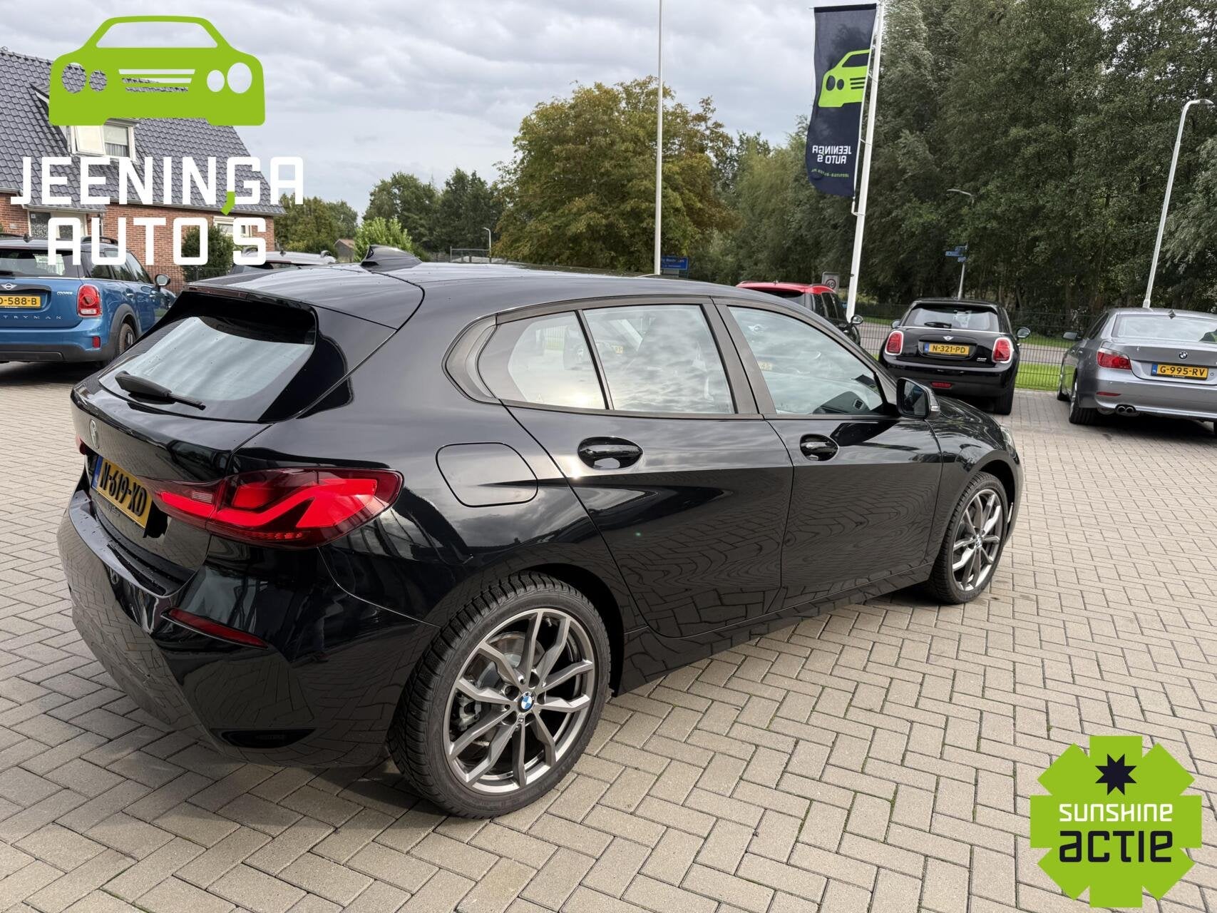 BMW 1-serie 118i Business Edition|AfnTrekhaak|DAB|Clima|Navi, Gebruikt, Zwart, Origineel Nederlands, Bedrijf