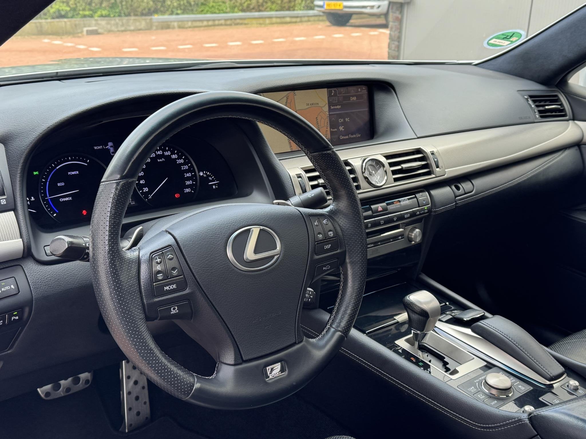 Lexus LS 600h F Sport *Nieuwe grbeurt dealer+HHCheck+remmeri, Auto's, Lexus, Automaat, Stof, Gebruikt, 2245 kg
