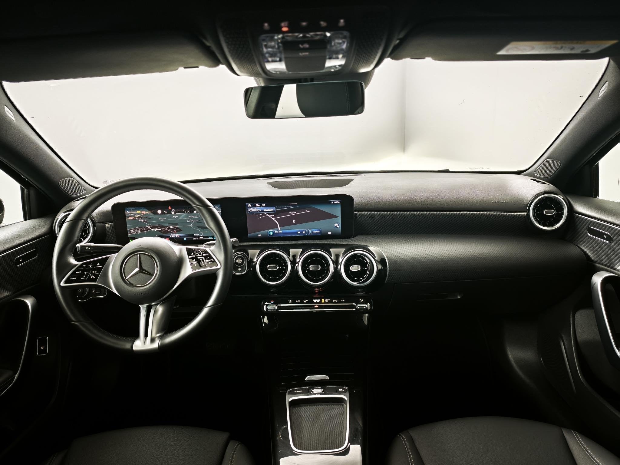 Mercedes-Benz A-klasse 180 Business Line | Camera | Navigati, Auto's, 136 pk, Gebruikt, Met garantie (alle), Leder en Stof