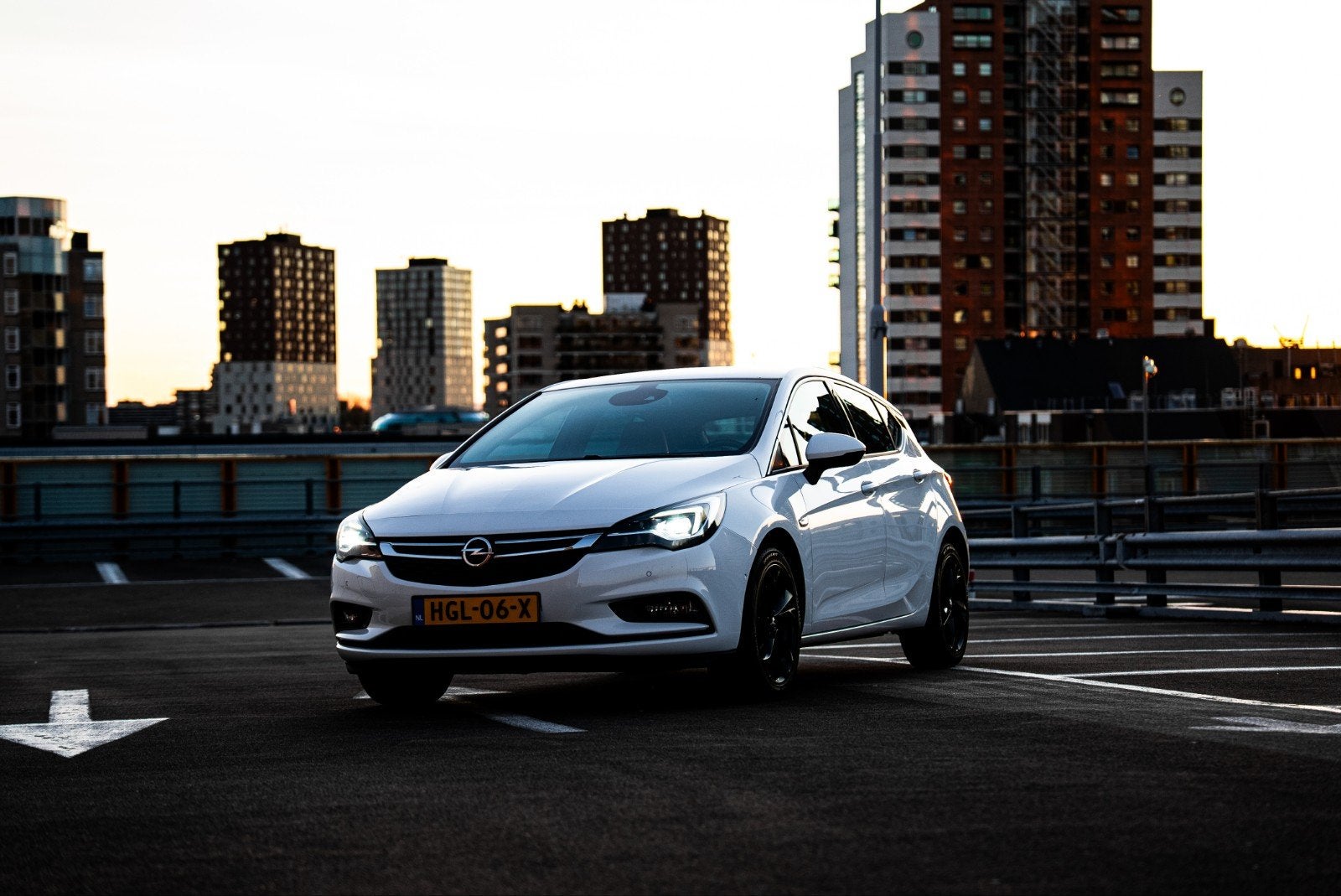 Opel Astra 1.4 Turbo 92KW 5D 2019 Wit, Auto's, 125 pk, 620 kg, Wit, Handgeschakeld