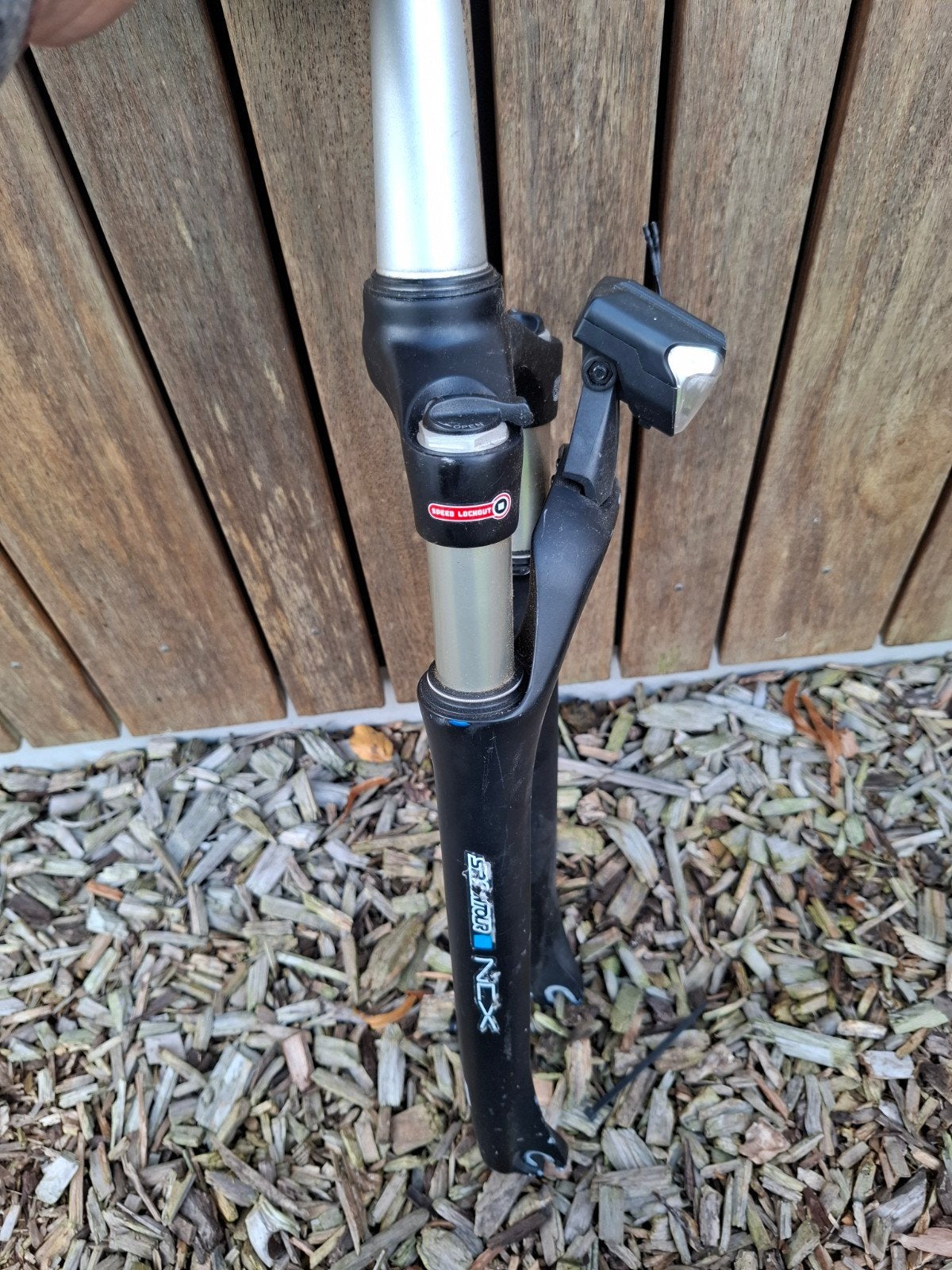 Suntour NCX geveerde vork. met LED lamp, Gebruikt, Ophalen of Verzenden, Voorvork, SR Suntour