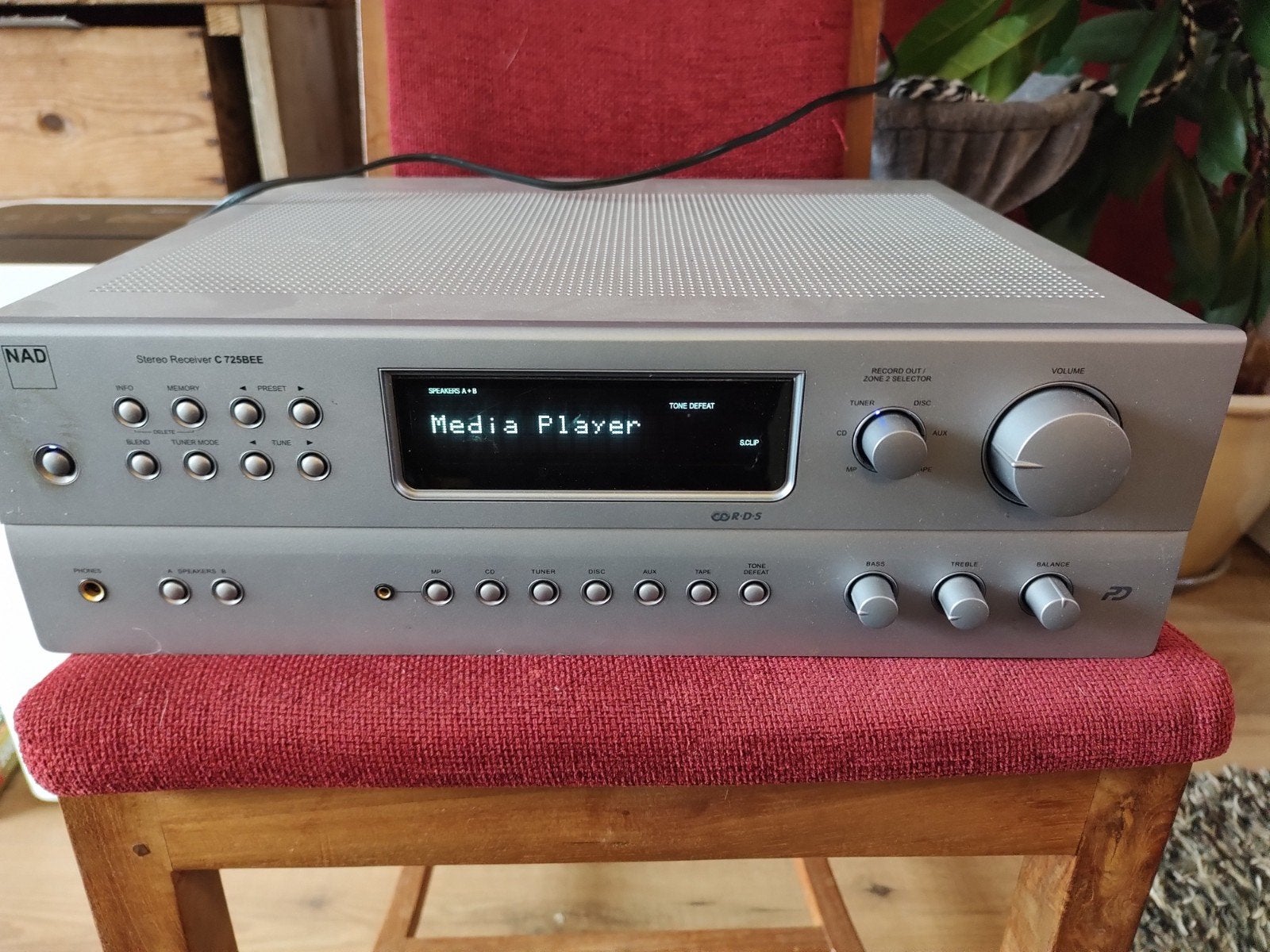 NAD receiver c325 bee, Zo goed als nieuw, 60 tot 120 watt, Stereo, Ophalen