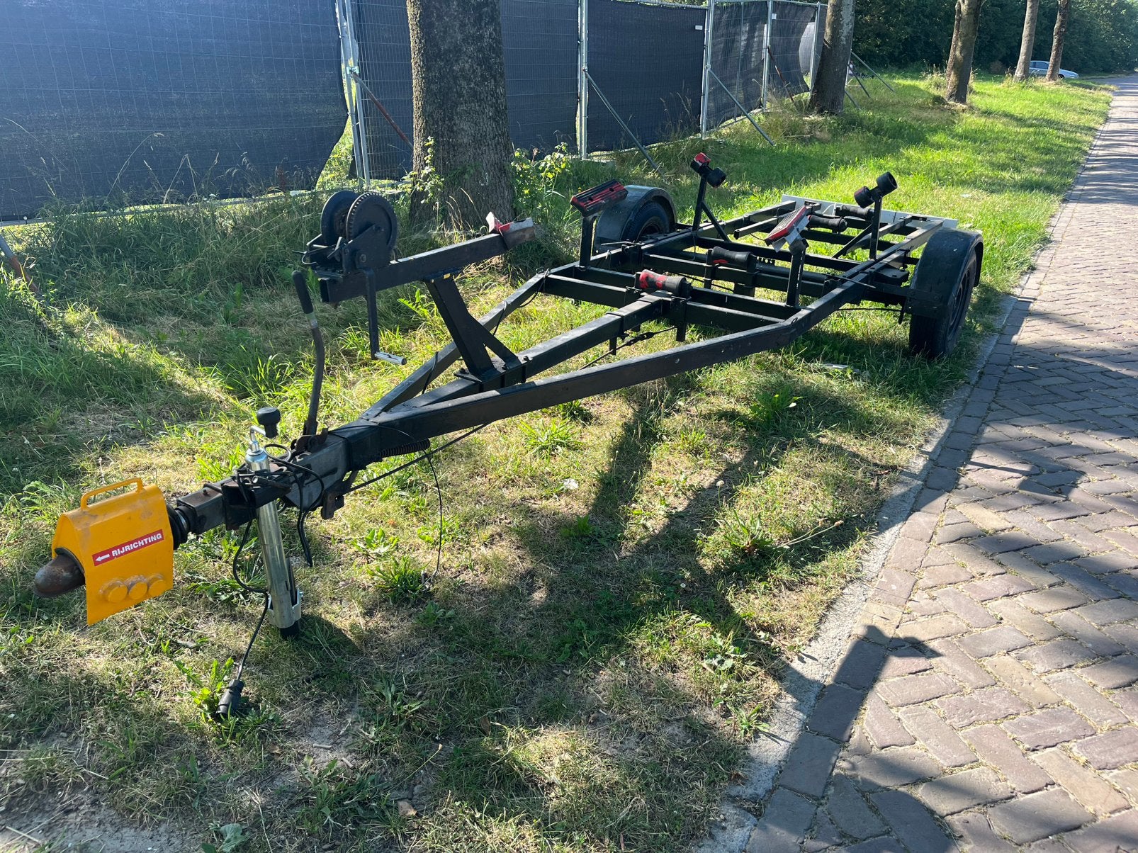 Robuuste boottrailer voor boten tot 6 meter., Ophalen, Minder dan 1500 kg, Gebruikt, Sloepentrailer