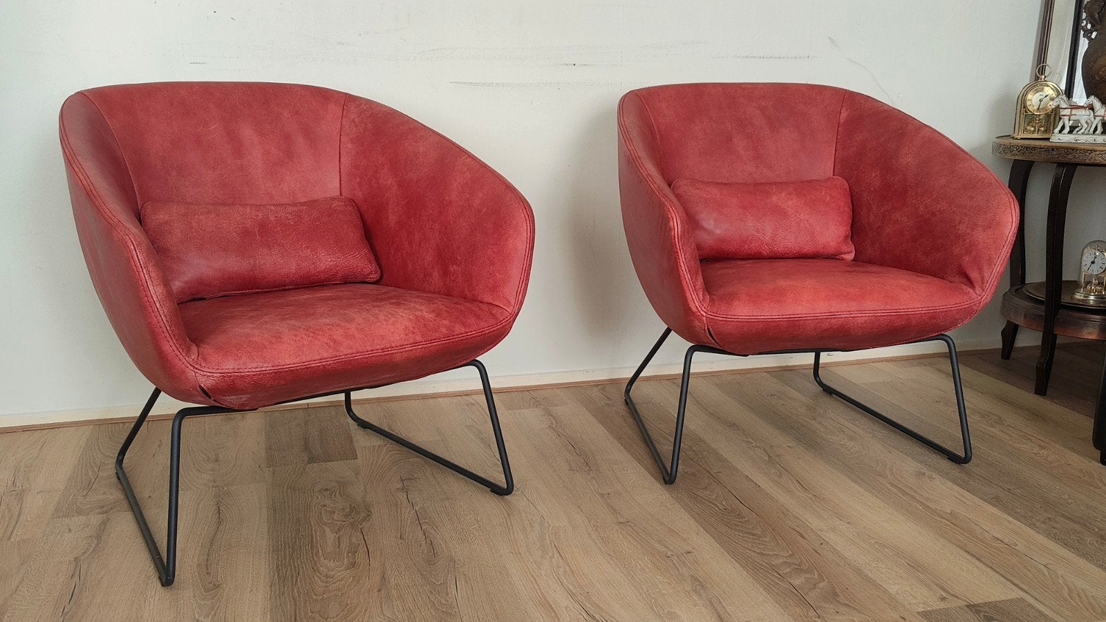 Zeer mooi fauteuil Britt in leer. Comfortabele bijzetfauteui, Huis en Inrichting, Stoelen, Ophalen, Gebruikt, Twee, Modern, Industrieel