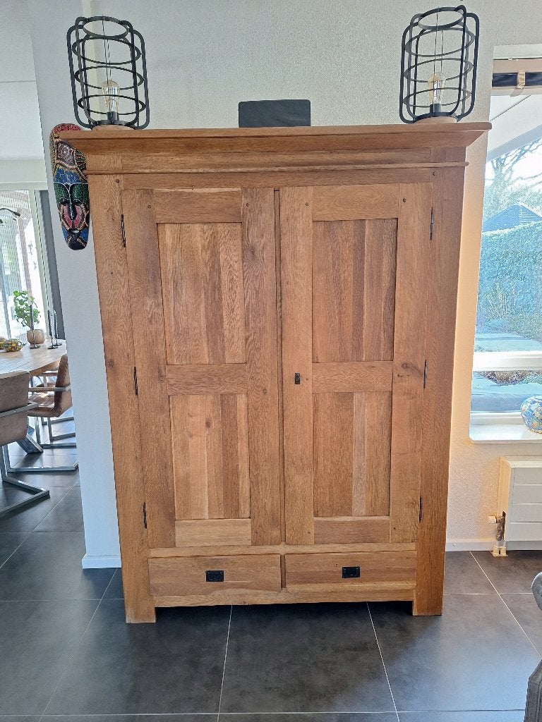 Massief houten kast, Ophalen