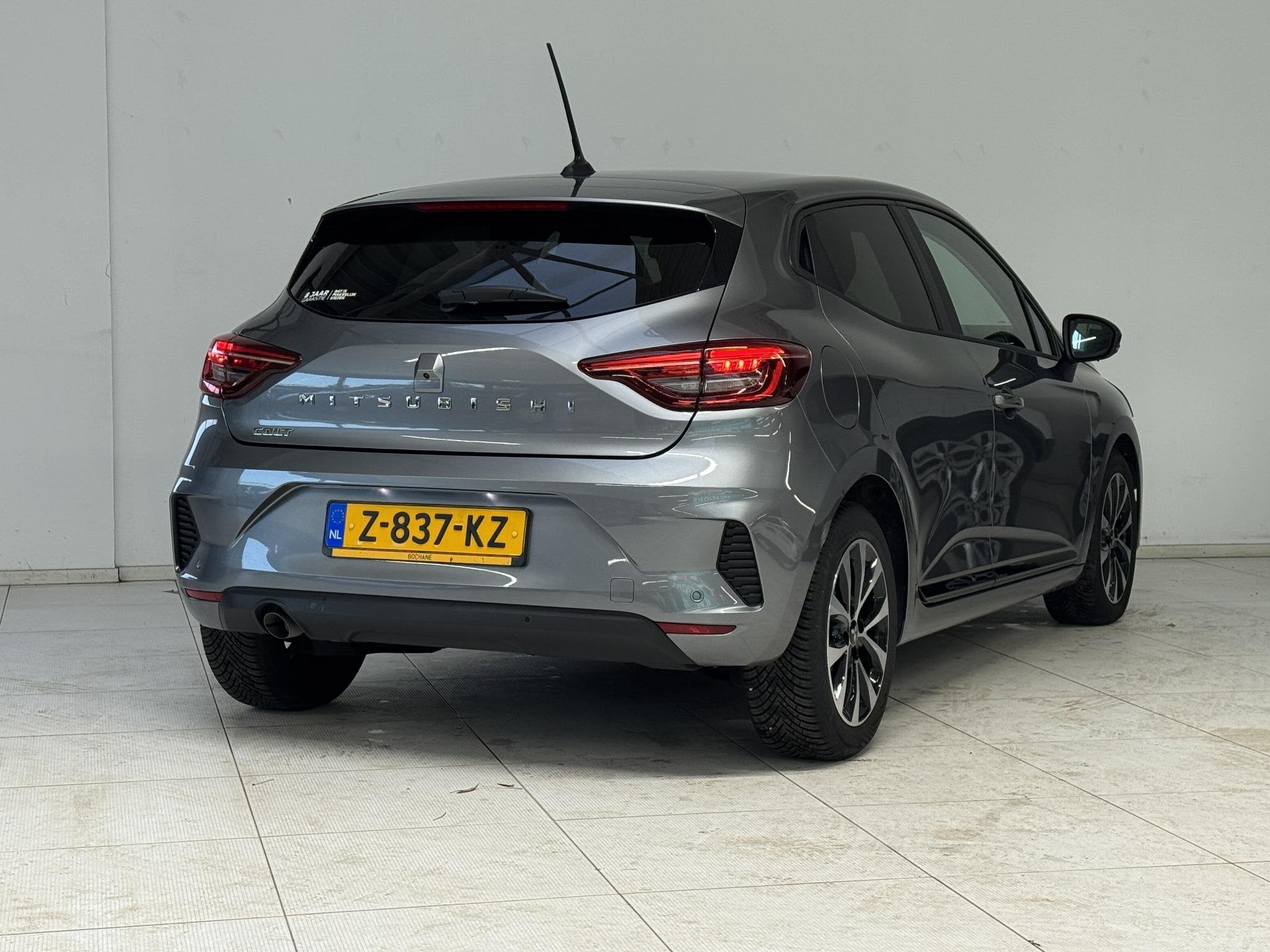 Mitsubishi Colt 1.0T MT Intense | Achteruitrijcamera | Apple, Voorwielaandrijving, Stof, Gebruikt, Met garantie (alle)