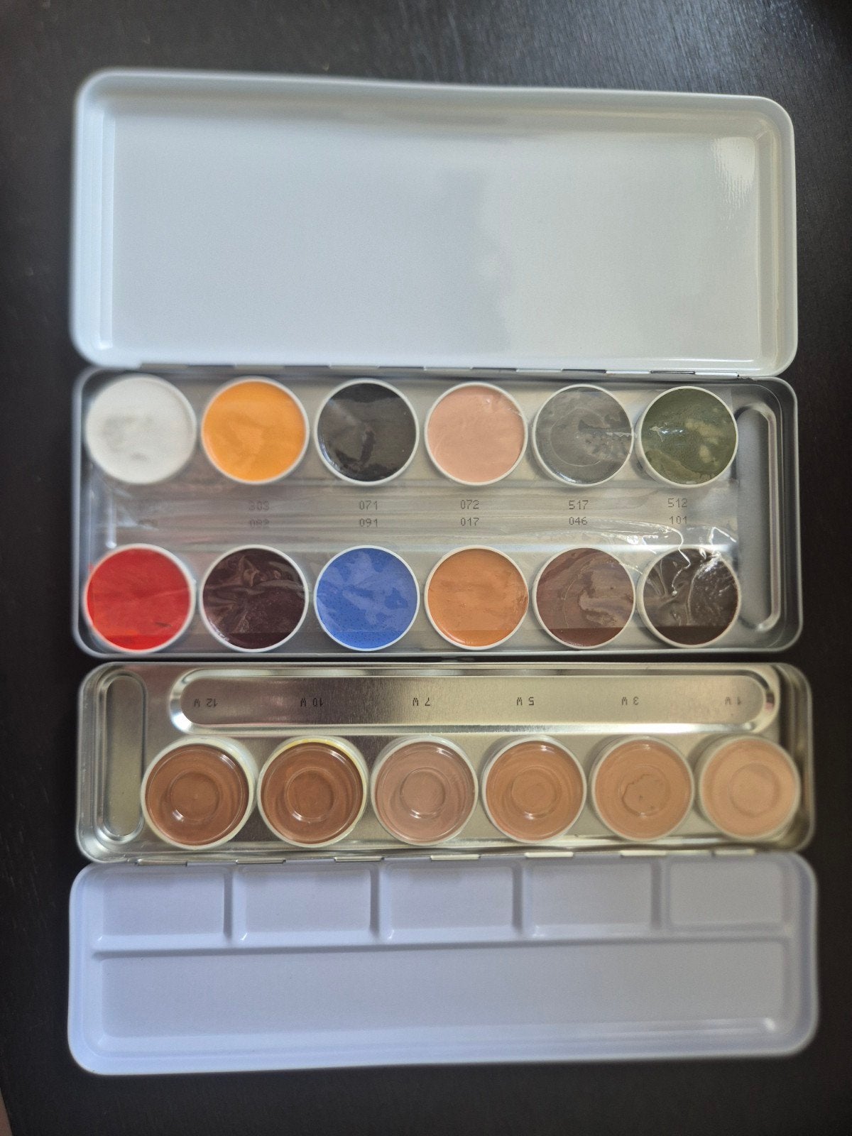 2 Kryolan supracolor paletten - zo goed als nieuw!, Ophalen of Verzenden, Zo goed als nieuw, Gehele gezicht, Make-up