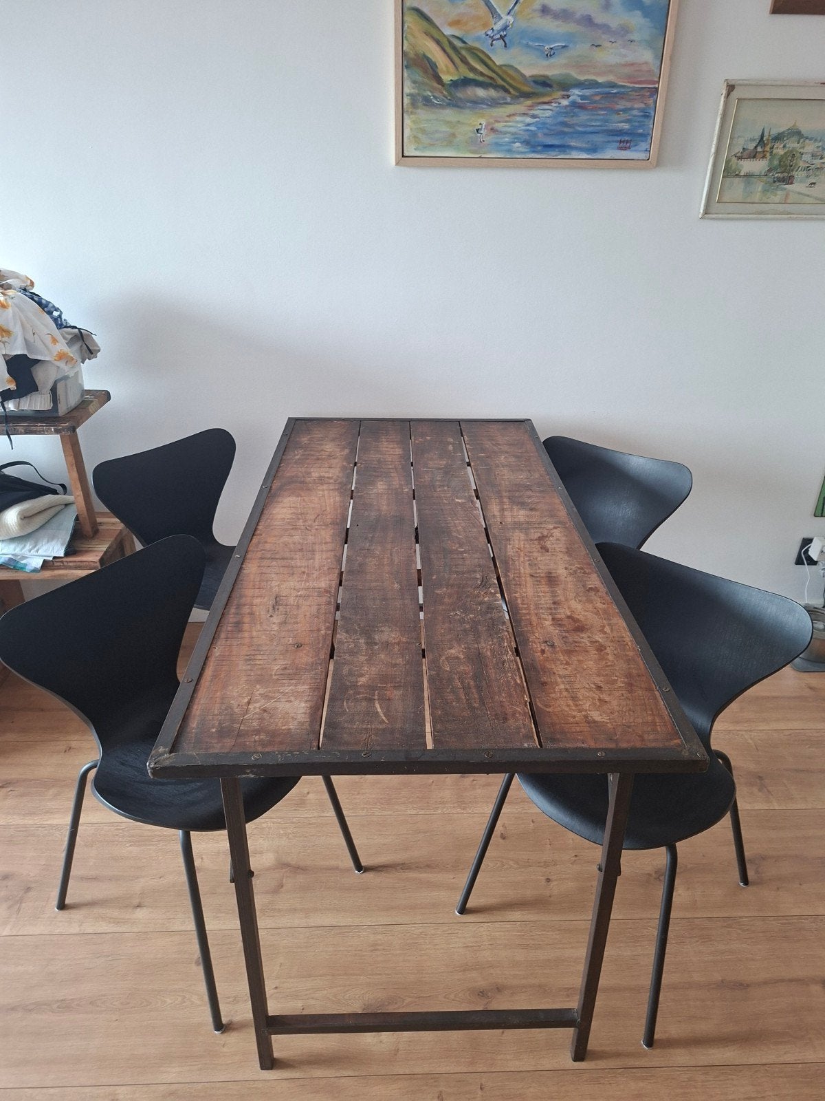 Wooden table with chairs, Ophalen, Rechthoekig, 50 tot 100 cm
