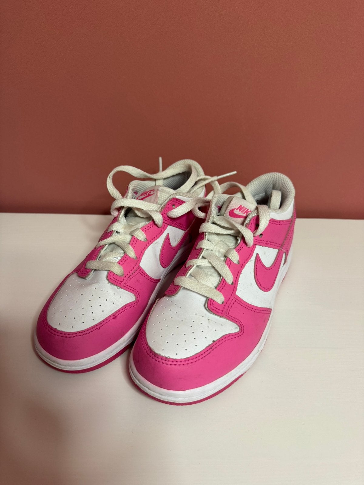 Nike Dunk Low Roze Maat 34, Meisje, Sportschoenen, Ophalen of Verzenden, Zo goed als nieuw