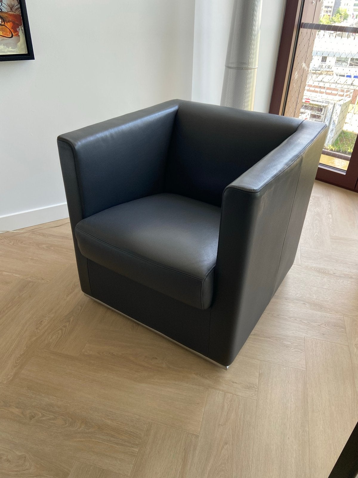 Lederen fauteuil, draaibaar, kubus, Ophalen, Zo goed als nieuw, Leer, 75 tot 100 cm