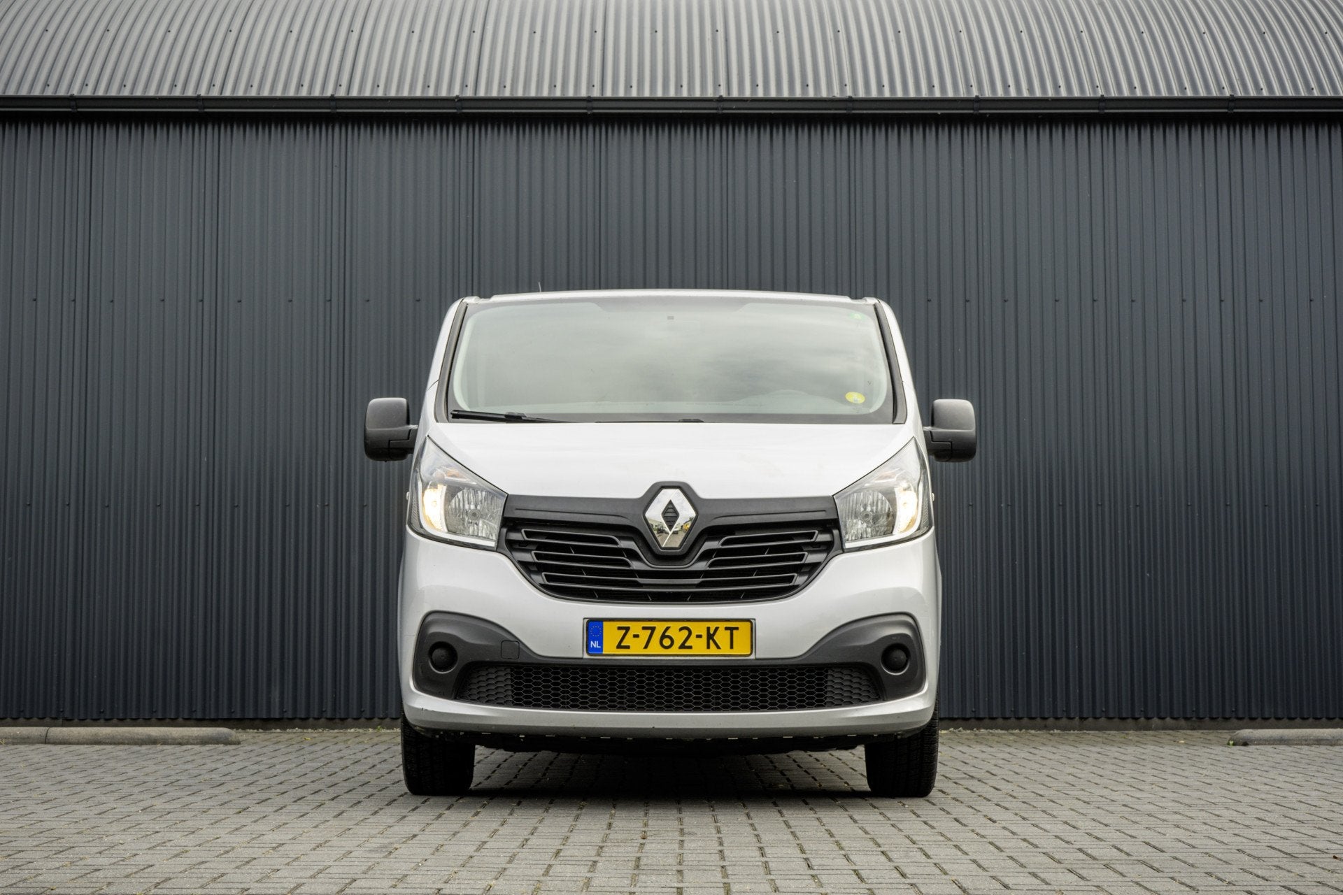 Renault Trafic Passenger *1.6dCi 9-Pers L2H1 | Incl. BPM, BT, Auto's, Voorwielaandrijving, Stof, Gebruikt, 2000 kg
