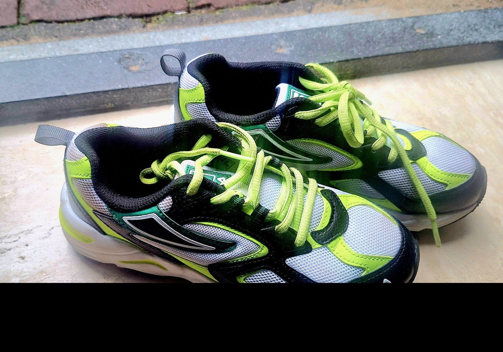 Fila Ray Tracer sneakers maat 37 -  slechts 2x gedragen, Kinderen en Baby's, Ophalen of Verzenden, Fila, Jongen of Meisje