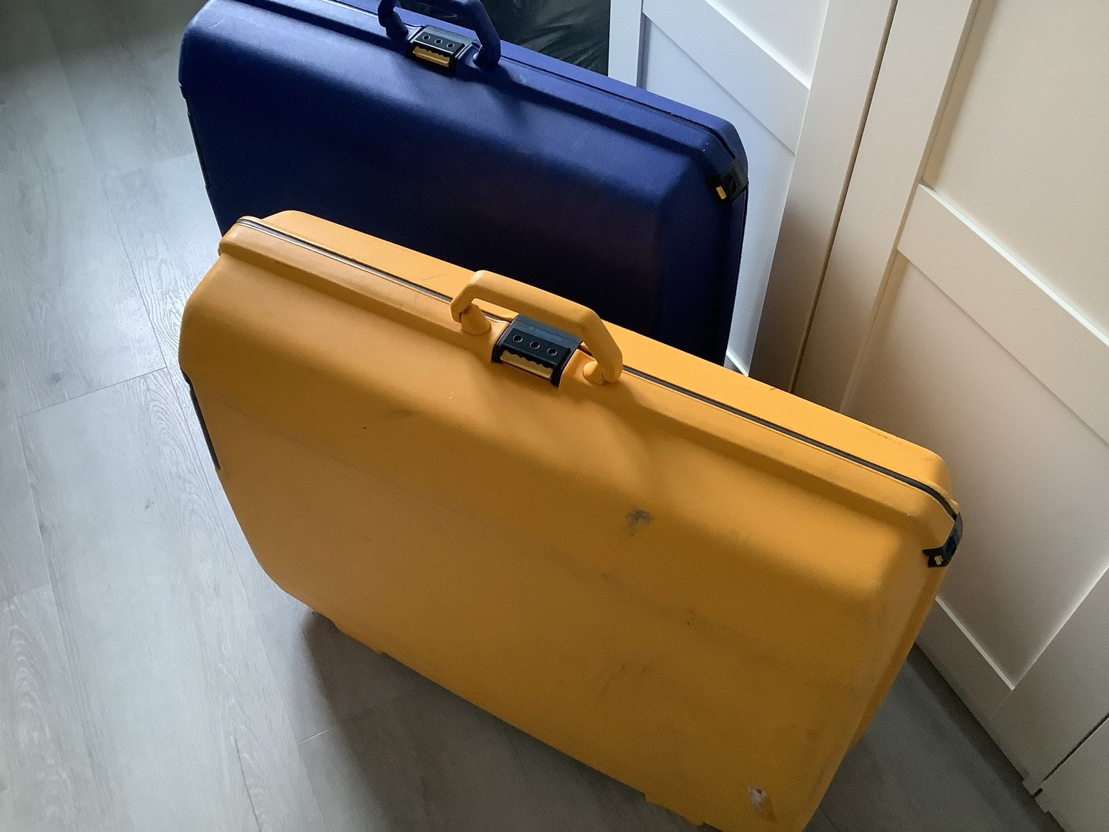 Samsonite Koffers  Geel & Blauw, Ophalen, Gebruikt, Hard kunststof, Slot