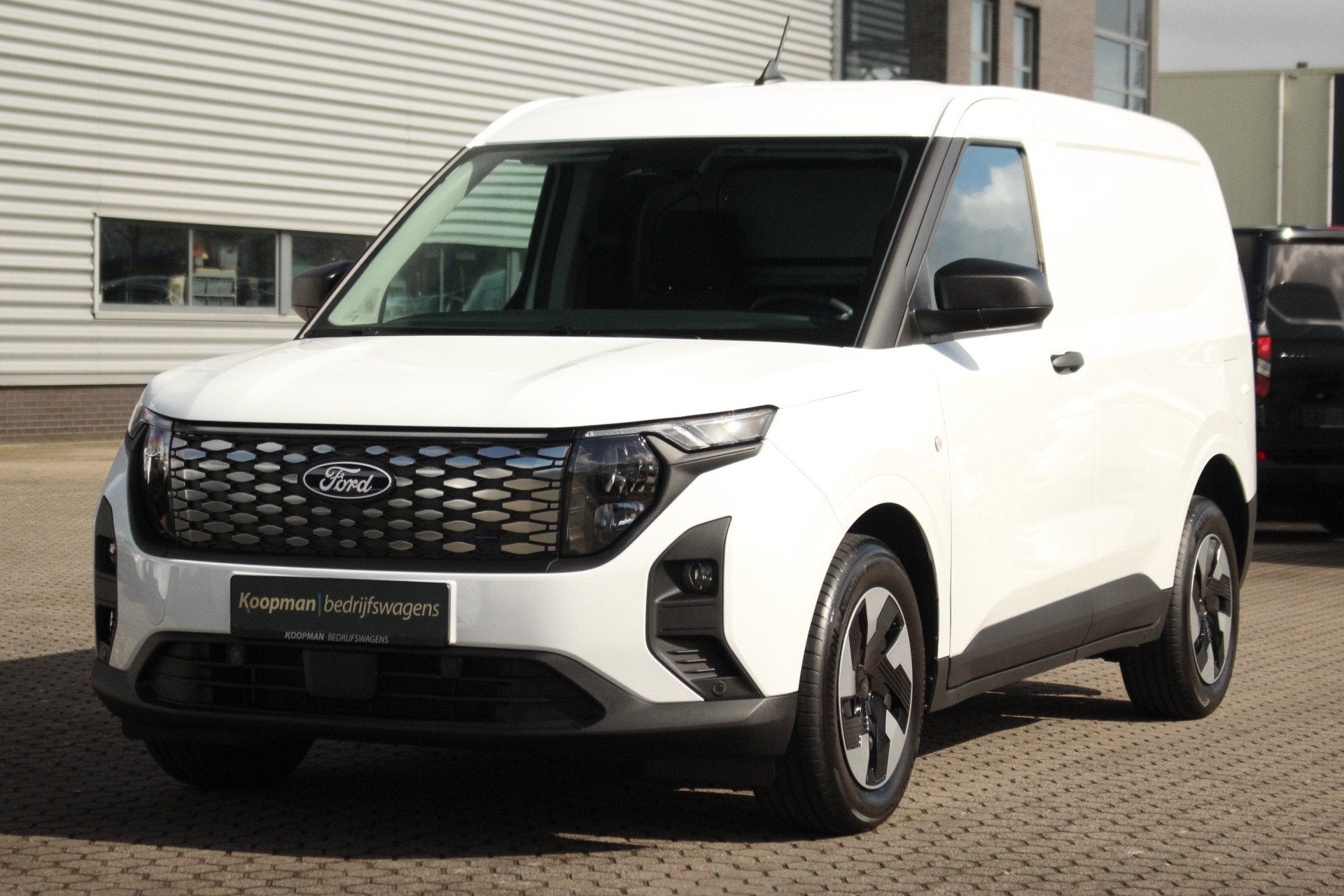 Ford E-Transit Courier Trend | 44kWh | 100kW/136pk | Rijbere, Auto's, 750 kg, Wit, Origineel Nederlands, 1524 kg