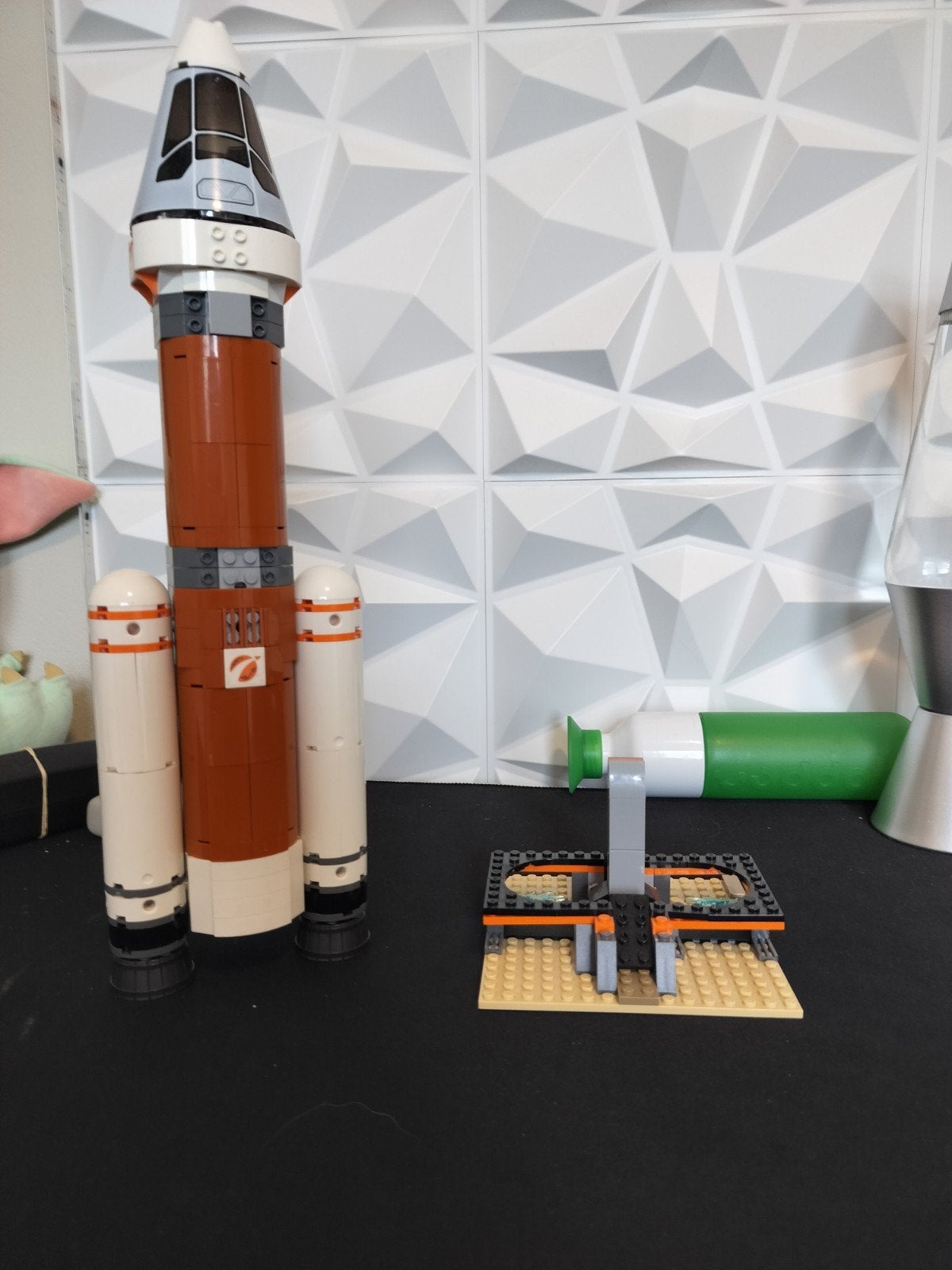 Lego Raket met lanceerplatform en satelliet, Ophalen