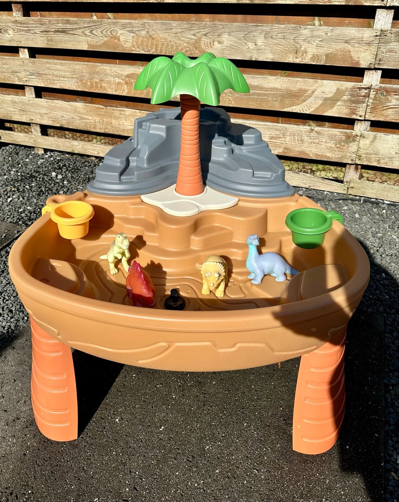 Step2 Dino Dig Zand- en Watertafel met toebehoren, Kinderen en Baby's, Ophalen, Gebruikt