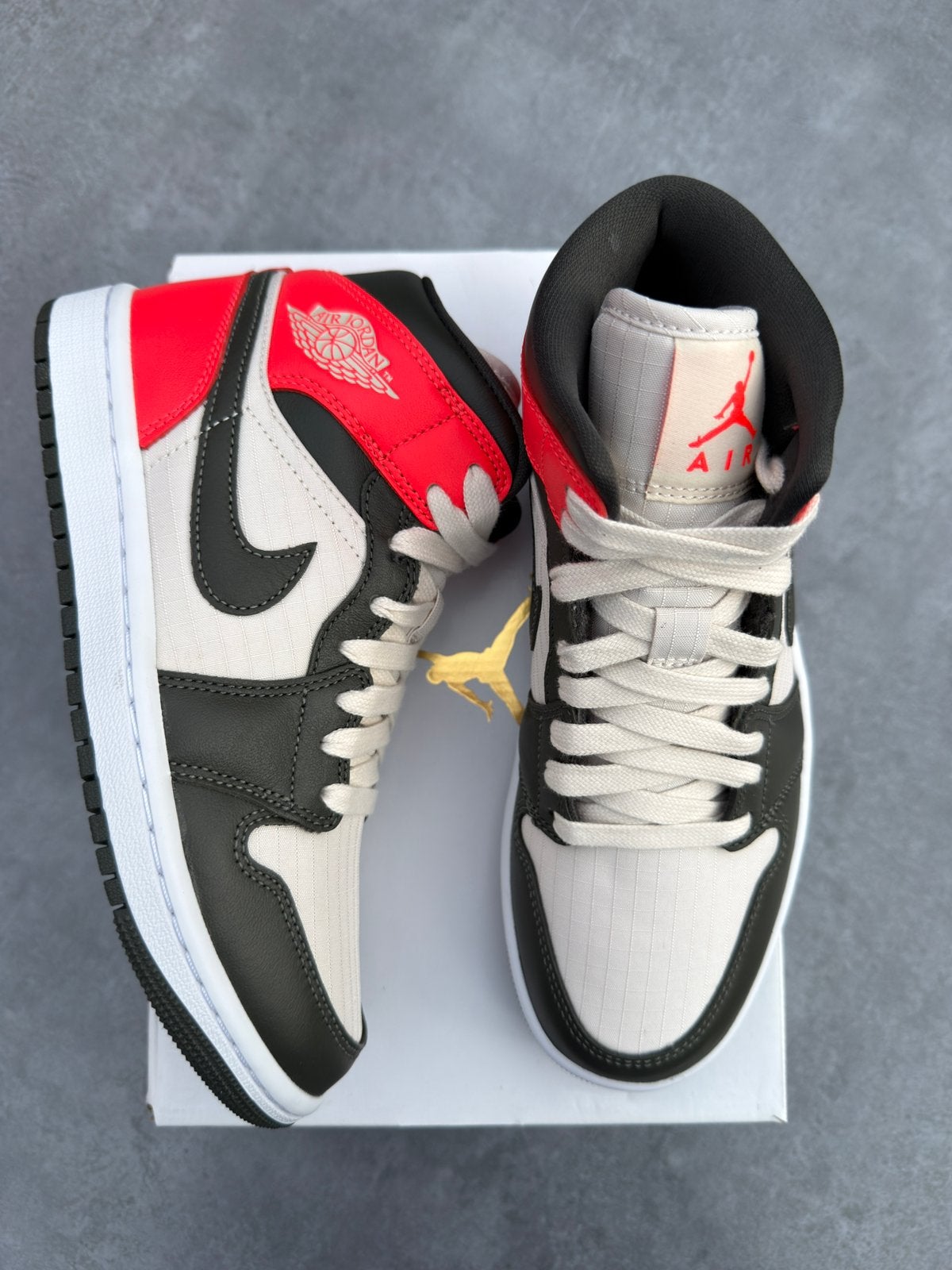 Nike Air Jordan 1 Mid Newsprint Orewood Brown - Maat 37.5, --, Overige kleuren, Nieuw, Ophalen of Verzenden