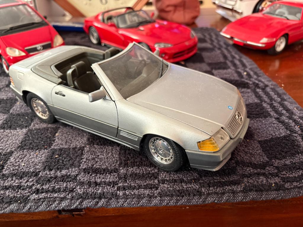 Mercedes Benz.  500  1989.    Maisto., Ophalen of Verzenden, Zo goed als nieuw, Maisto