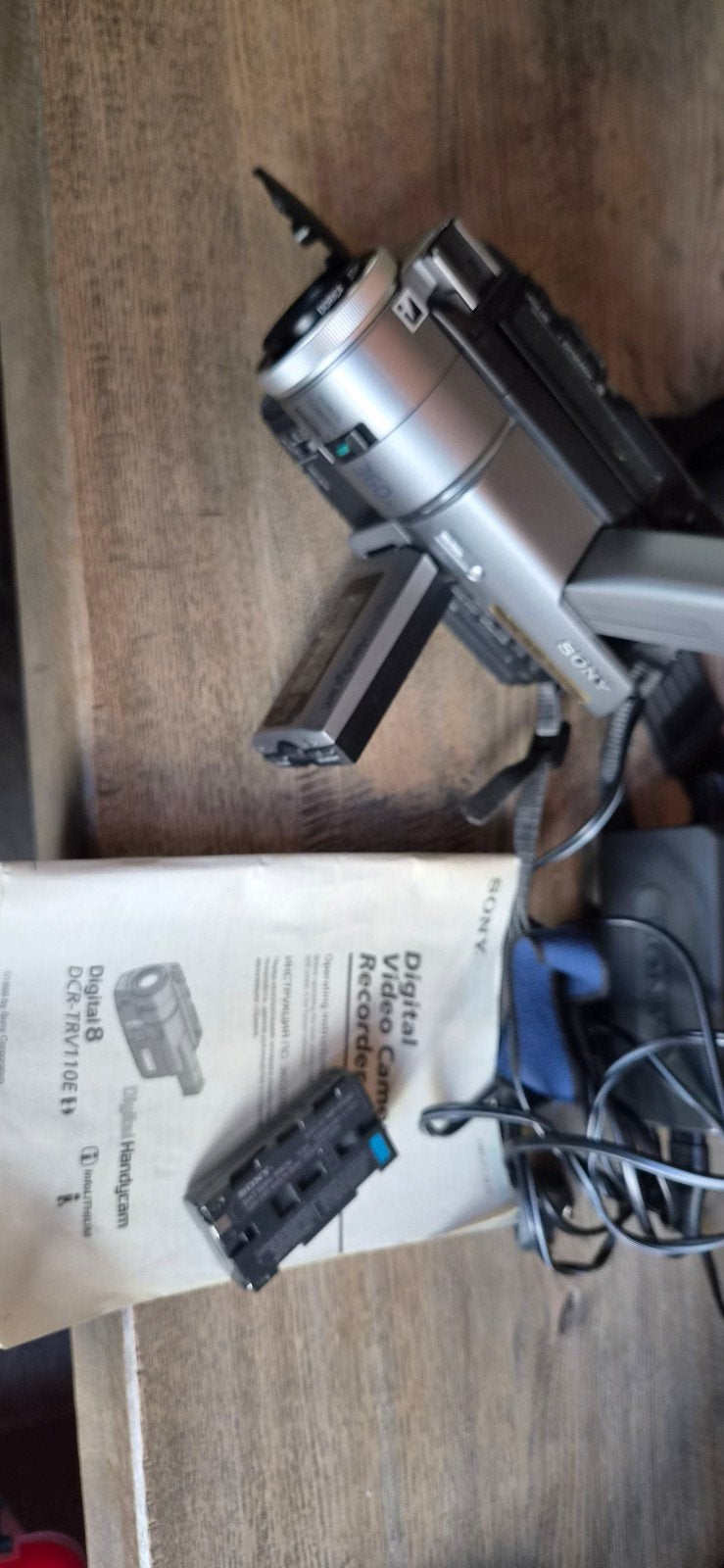 Sony Digital8 DCR-TRV110E Camcorder met Tas en Accessoires, Audio, Tv en Foto, Ophalen, Gebruikt, 20x of meer, Overige soorten