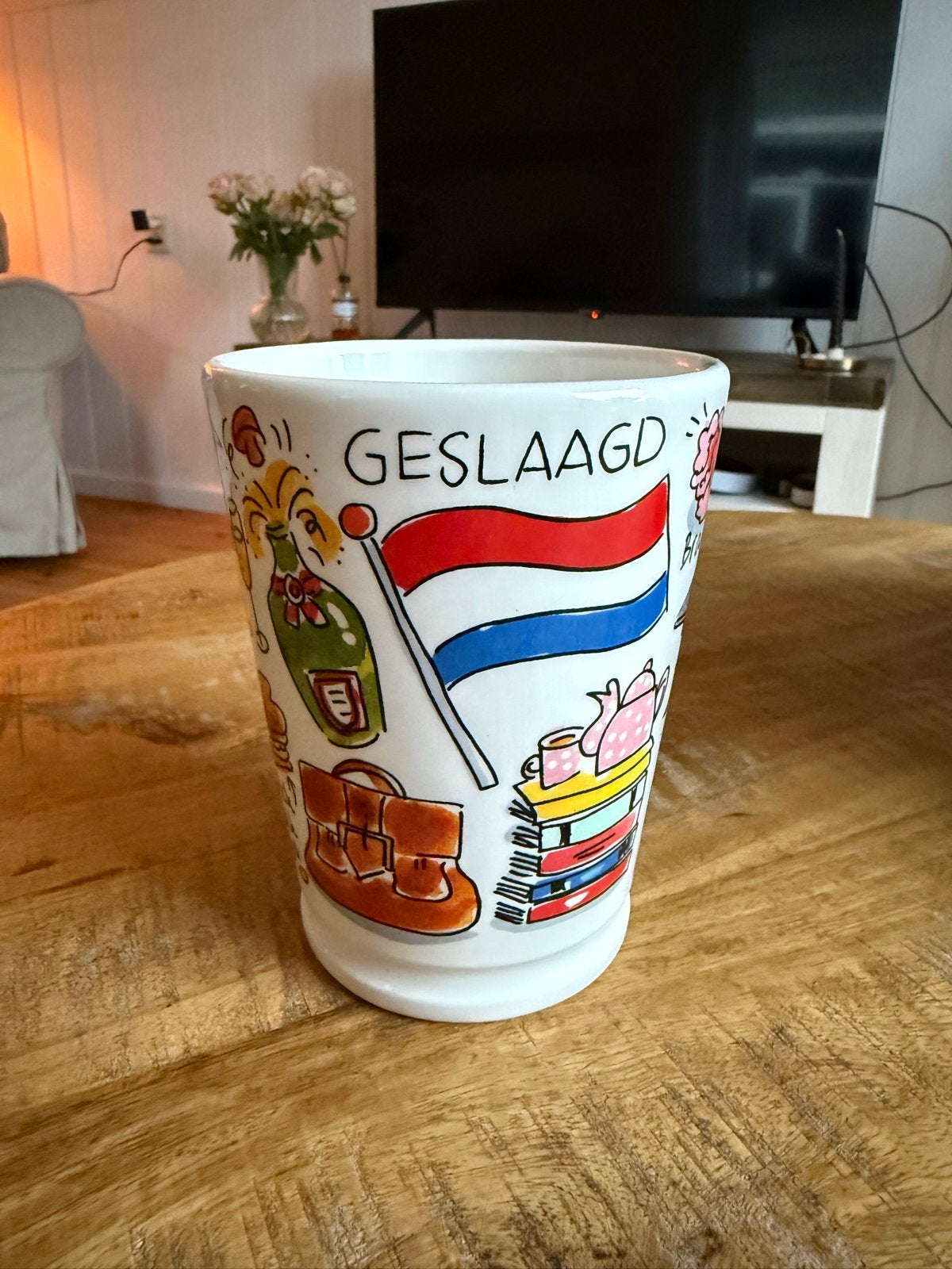 Geslaagd mok - Feestelijke beker voor afgestudeerden, Ophalen of Verzenden, Steen/keramiek, Meerkleurig, Overige merken
