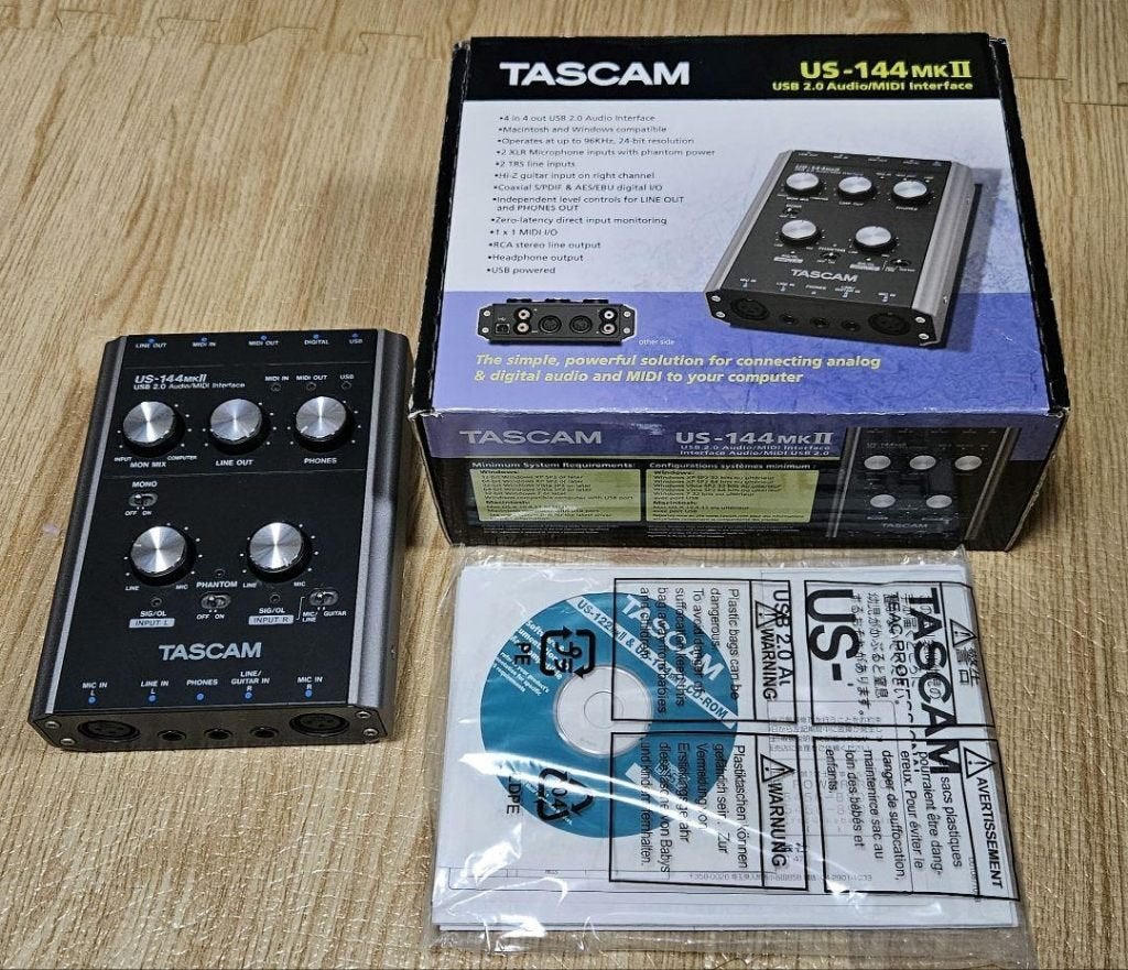Tascam US-144MKII USB Audio/MIDI Interface + box ect, Verzenden, Zo goed als nieuw
