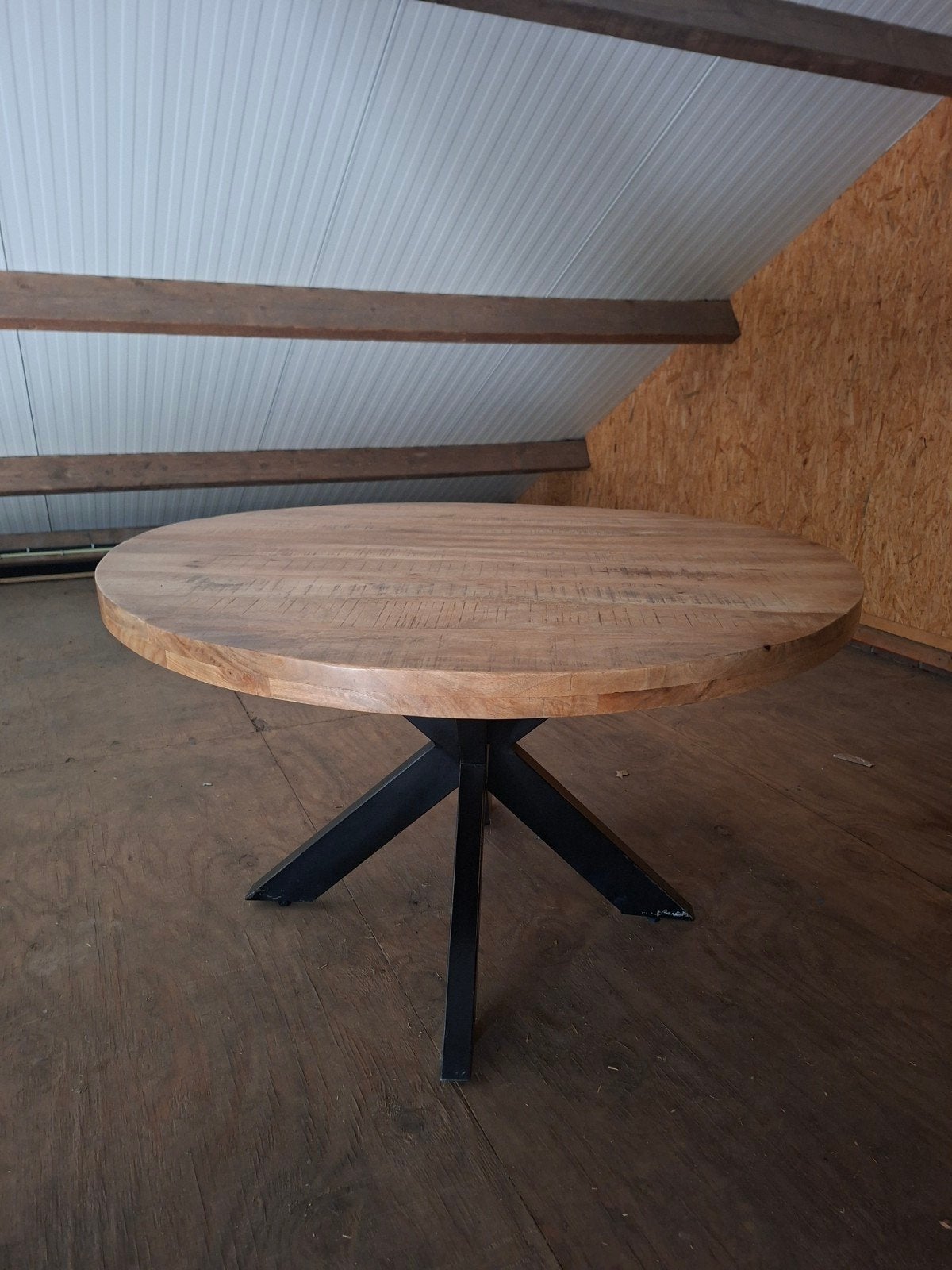 Ronde mangohouten eettafel met metalen spinpoot, Gebruikt, Rond, Industrieel, Modern, Vier personen