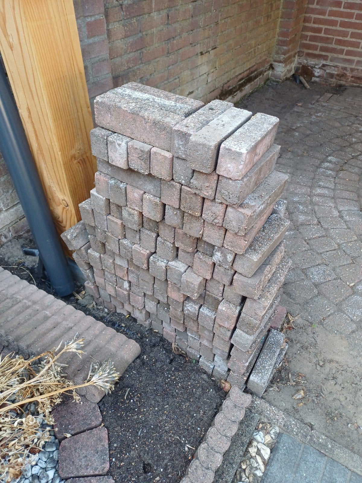 GRATIS TUIN TEGELS., Ophalen, Gebruikt, Beton, Terrastegels