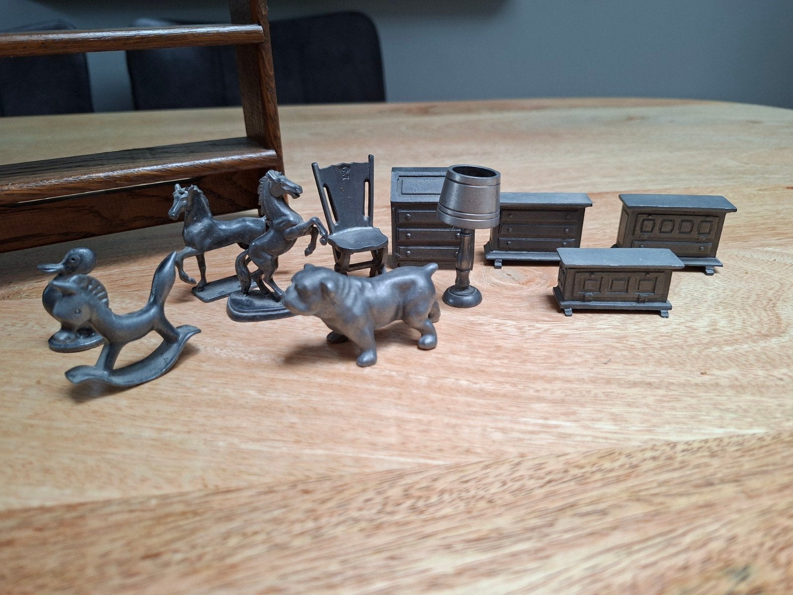 11 miniatuur tinnen beeldjes, Ophalen, Zo goed als nieuw