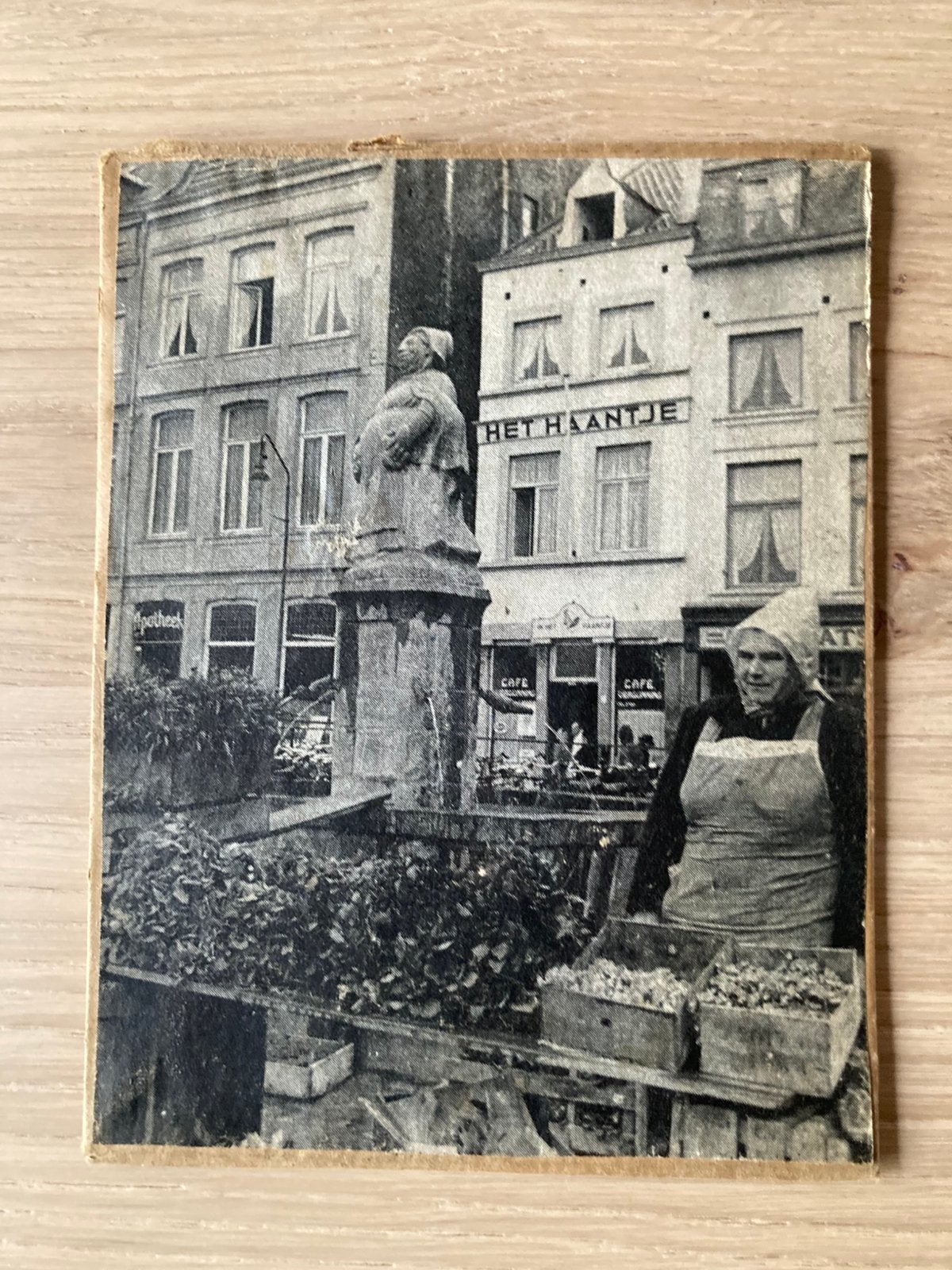 Maastricht, `t Mooswief, Cefe `t Haantje, op de markt., Verzamelen, Ophalen of Verzenden, Voor 1920, Gelopen, Limburg