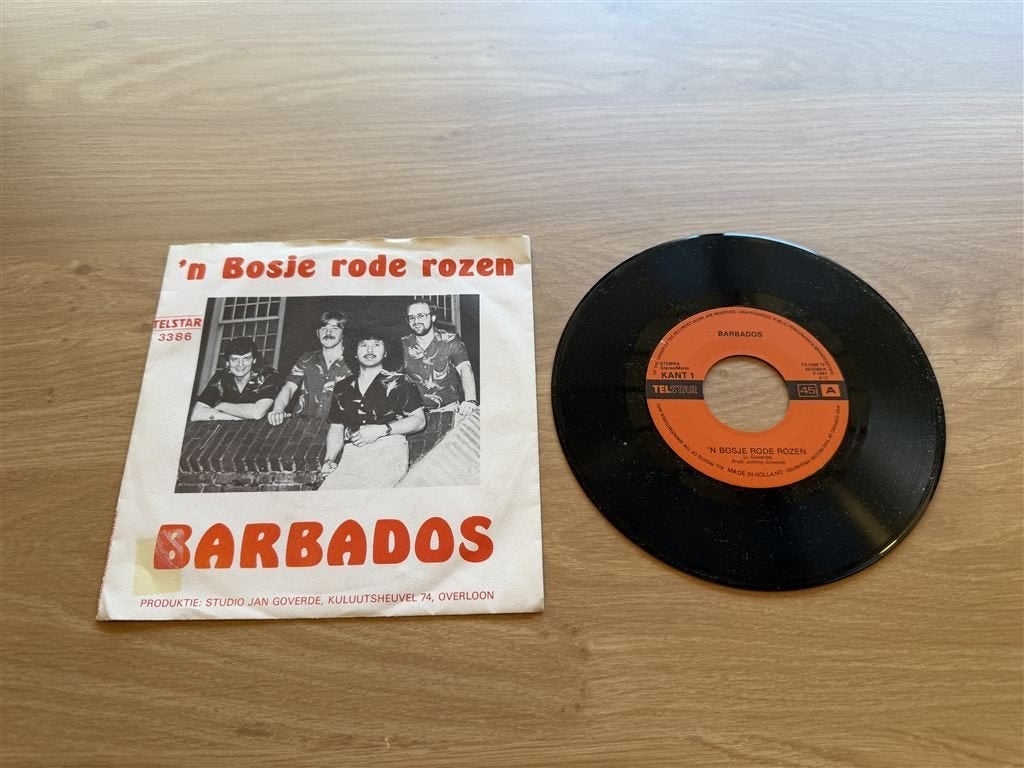 Barbados - \'n Bosje rode rozen, Ophalen of Verzenden, Zo goed als nieuw, Nederlandstalig