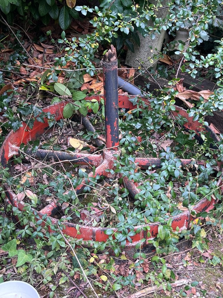 Vliegwiel als parasol houder, Ophalen, Gebruikt, Minder dan 1 meter, Parasolvoet