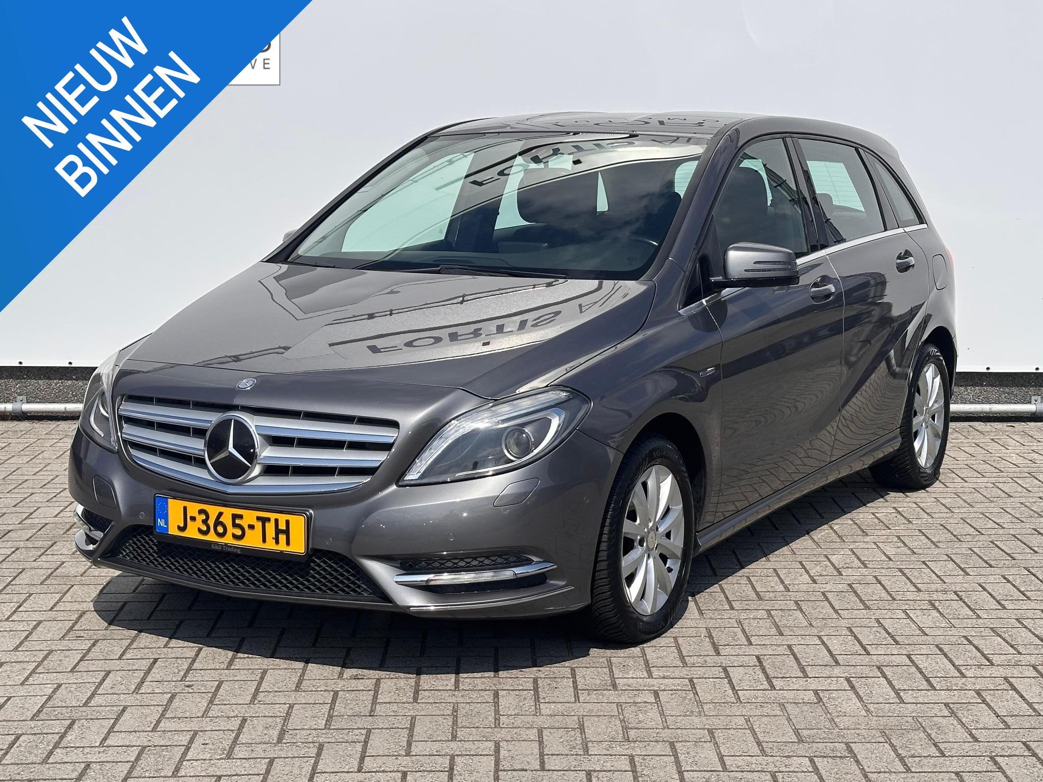 Mercedes-Benz B-klasse 180 Ambition AIRCO | NAVI | VELGEN, Auto's, Voorwielaandrijving, Stof, Gebruikt, 4 cilinders