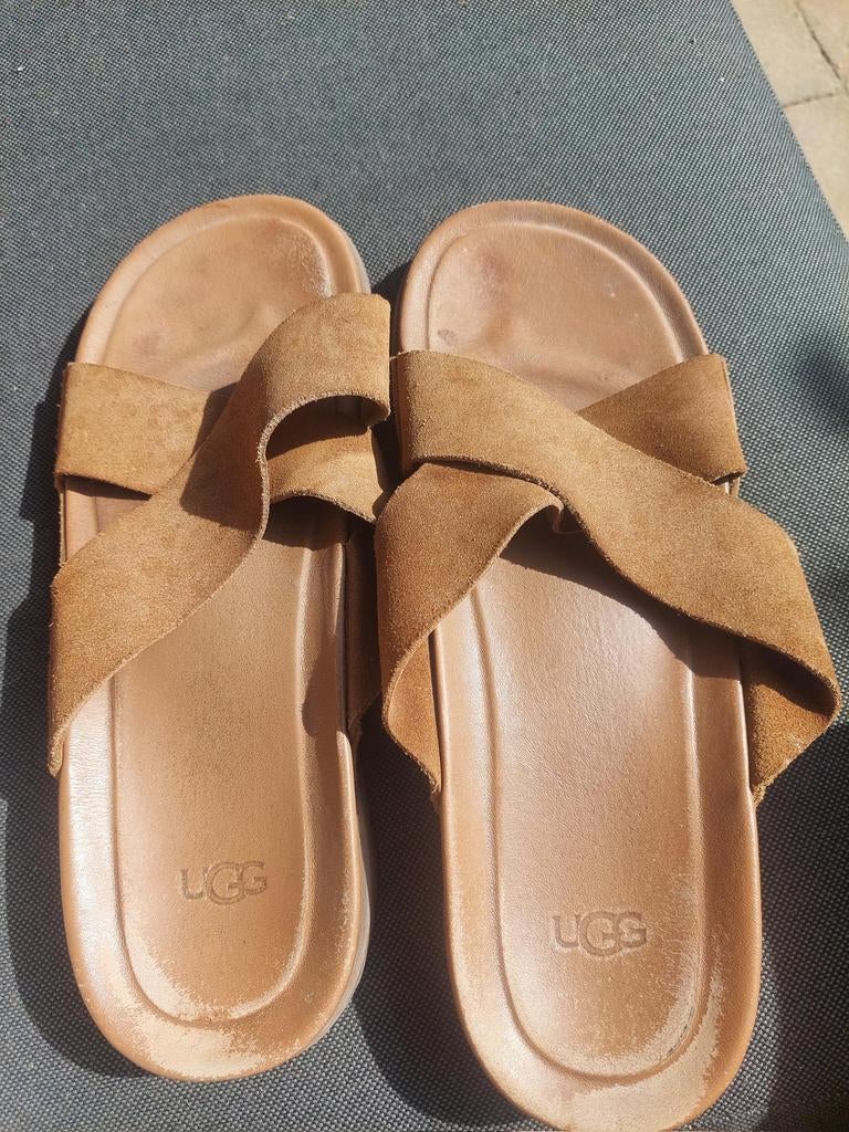Uggs slippers maat 43, Slippers, Bruin, Ophalen of Verzenden, Zo goed als nieuw